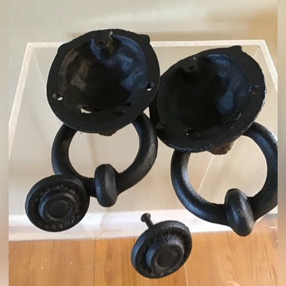 Black Cast Iron Lion Set of 2 Door Knockers with hardware - Picture 2 of 16